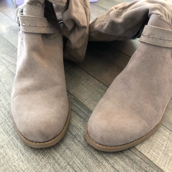 NEW in box Above knee taupe boots - Picture 7 of 9